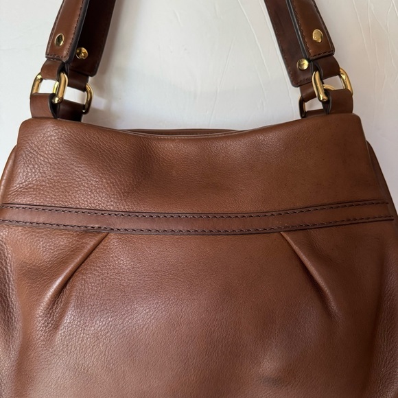 UGG Classic Triple Pocket Satchel Auburn Leather - Picture 4 of 16